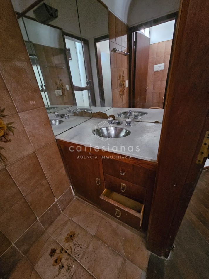 APTO CREDITO HIPOTECARIO PARQUE VELEZ SARSFIELD CASA DE 3 DORM C/PILETA