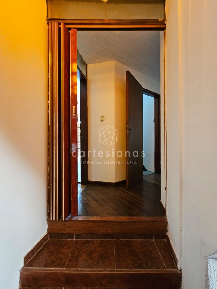 APTO CREDITO HIPOTECARIO PARQUE VELEZ SARSFIELD CASA DE 3 DORM C/PILETA