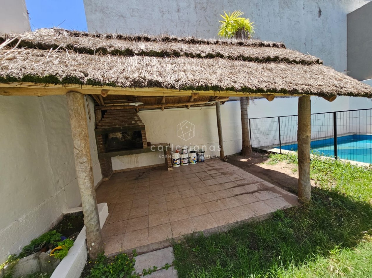 APTO CREDITO HIPOTECARIO PARQUE VELEZ SARSFIELD CASA DE 3 DORM C/PILETA