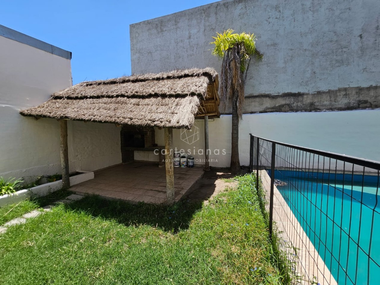 APTO CREDITO HIPOTECARIO PARQUE VELEZ SARSFIELD CASA DE 3 DORM C/PILETA