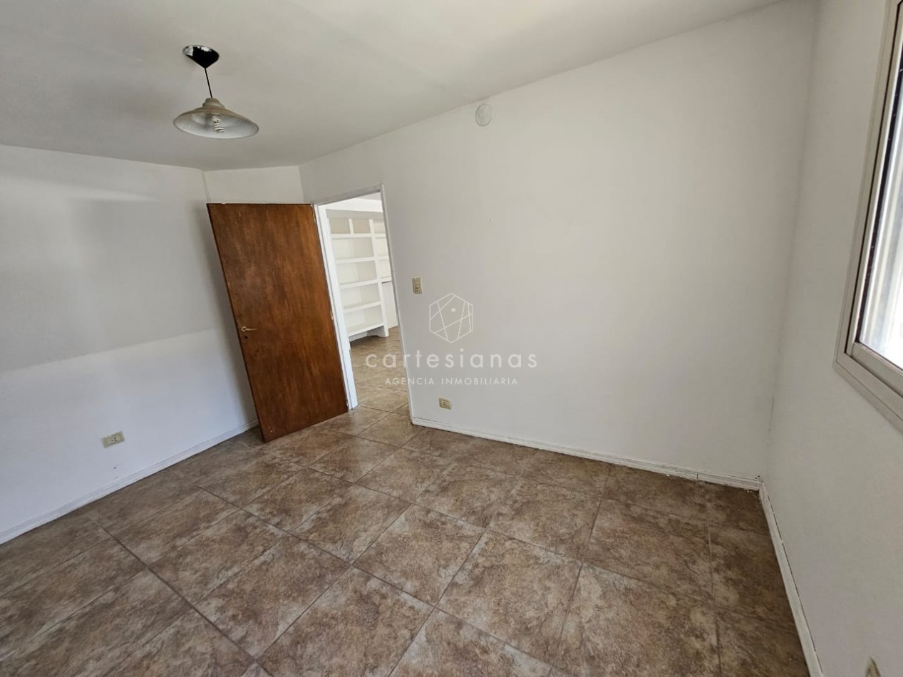 APTO CREDITO HIPOTECARIO PARQUE VELEZ SARSFIELD CASA DE 3 DORM C/PILETA