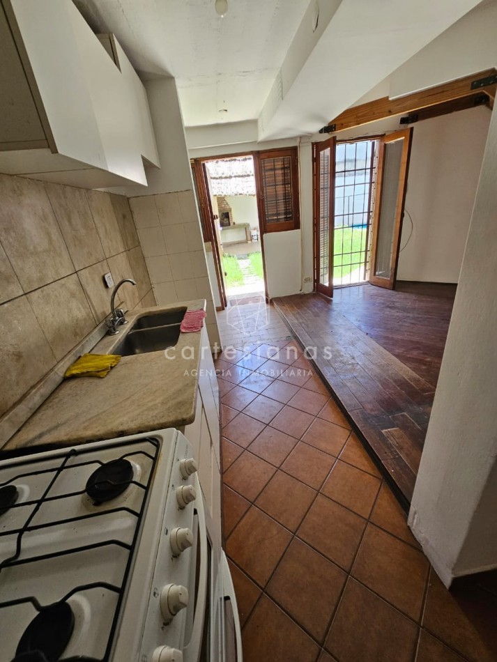 APTO CREDITO HIPOTECARIO PARQUE VELEZ SARSFIELD CASA DE 3 DORM C/PILETA