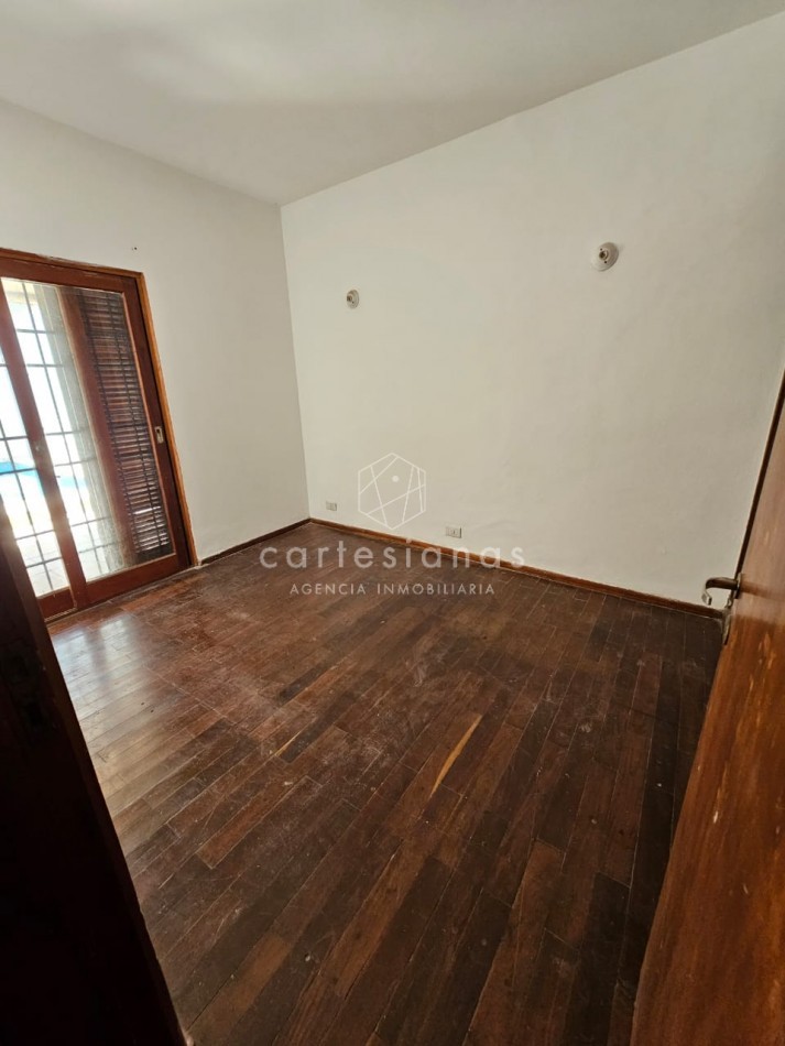 APTO CREDITO HIPOTECARIO PARQUE VELEZ SARSFIELD CASA DE 3 DORM C/PILETA