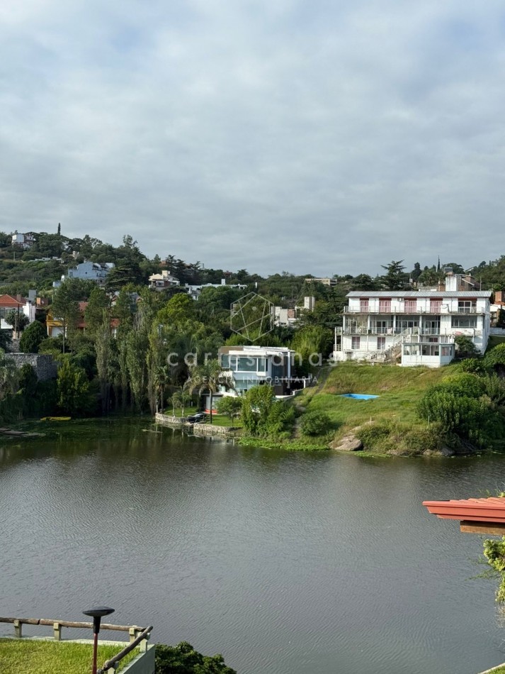 CARLOS PAZ| HERMOSA CASA SOBRE LA COSTA DEL RIO LOS CHORRILLOS