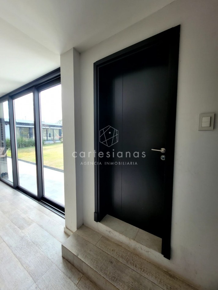 PREMIUM! CASA 4 DORM EN CAUSANA. 650 MTS CUB, 5000 MTS LOTE
