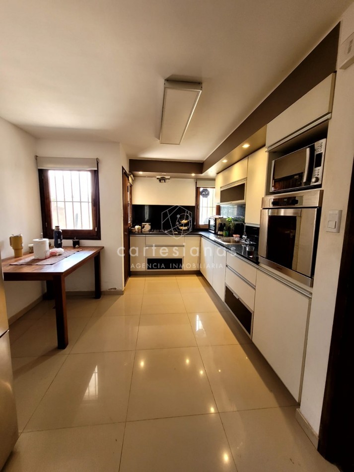B°LOS OLMOS CASA 3 DORM C/PILETA. ESCRITURA