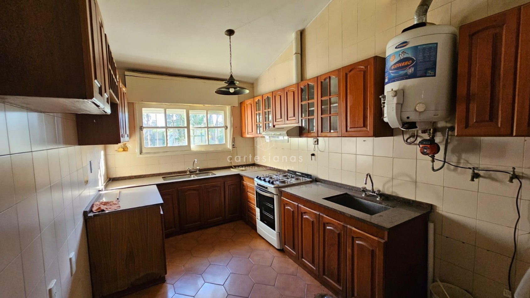 CERRO DE LAS ROSAS 2400 M2 APTO HOUSING. A MTRS DE RAFAEL NUÑEZ/MUJER URBANA