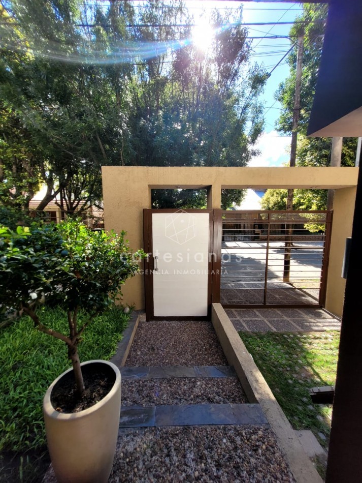 APTO CREDITO. IMPECABLE! DUPLEX DE 3 DORM. ZONA SUR.