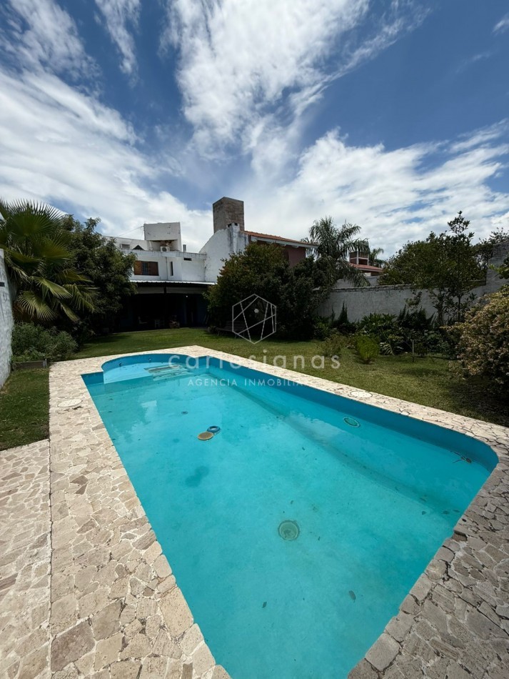 CASA DE 4 DORM C/PILETA | BAJO PALERMO