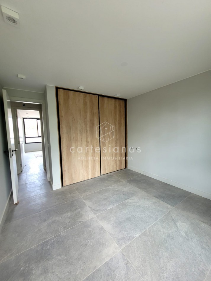 PREMIUM! HOUSING DUPLEX 3 DORMITORIOS. VILLA WARCALDE. POSESION JUNIO 2025