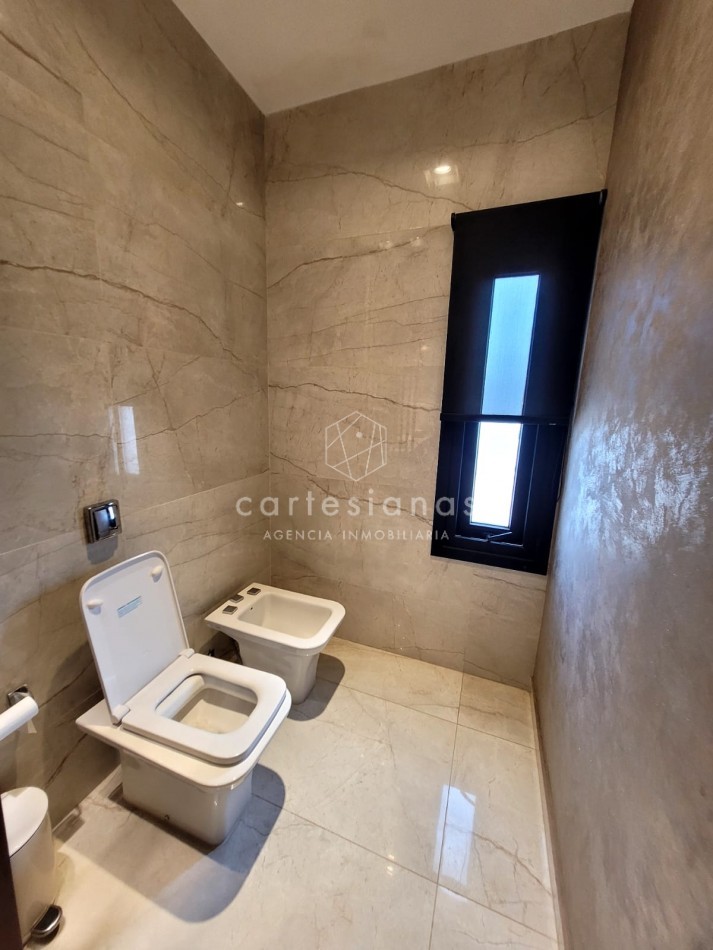 PREMIUM! CASA 4 DORM EN CAUSANA. 650 MTS CUB, 5000 MTS LOTE