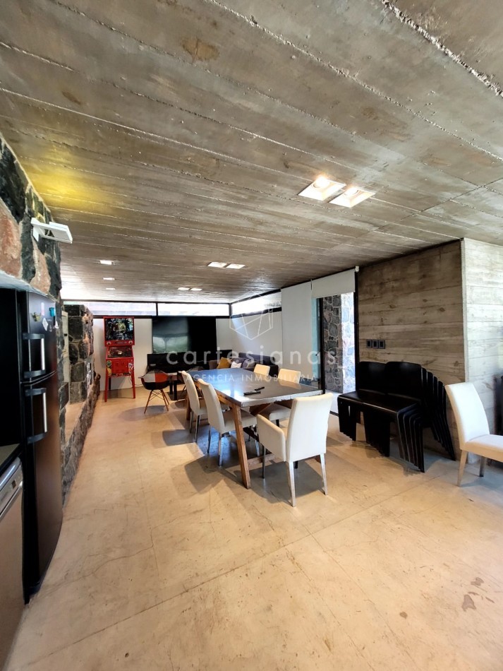 COUNTRY EL BOSQUE IMPECABLE! CASA DE 3 DORMITORIOS 650 MTS CUB.