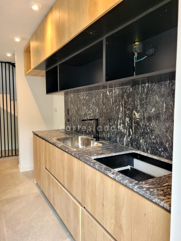 PREMIUM! HOUSING DUPLEX 3 DORMITORIOS. VILLA WARCALDE. POSESION JUNIO 2025