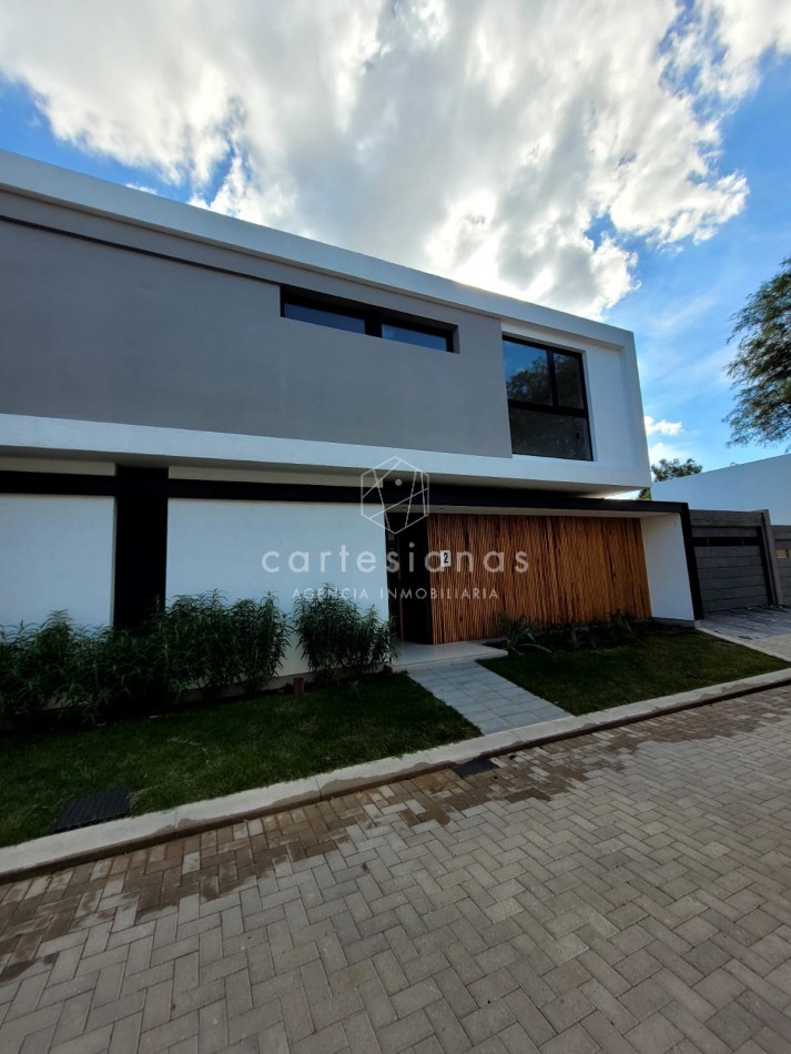 HOUSING EN LA CAROLINA CASA DE 3 DORM. CALIDAD PREMIUM