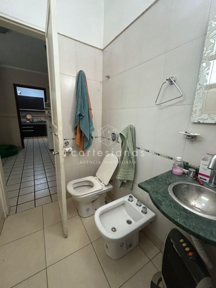 DEPTO PB DE 4 DORM C/PATIO. CALLE MEJICO B° PUEYRREDON