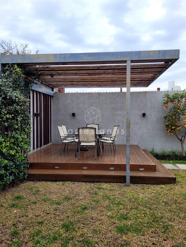 MAIPU 1° SECC HERMOSA CASA DE 4 DORM C/PILETA A POCAS CUADRAS DEL PARQUE SARMIENTO