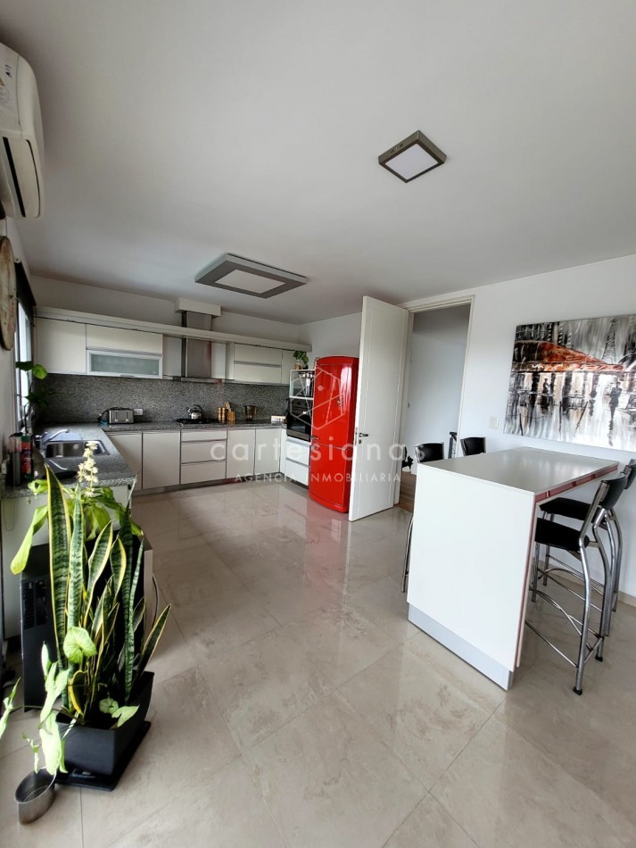 COUNTRY LA RUFINA CASA DE 4 DORM