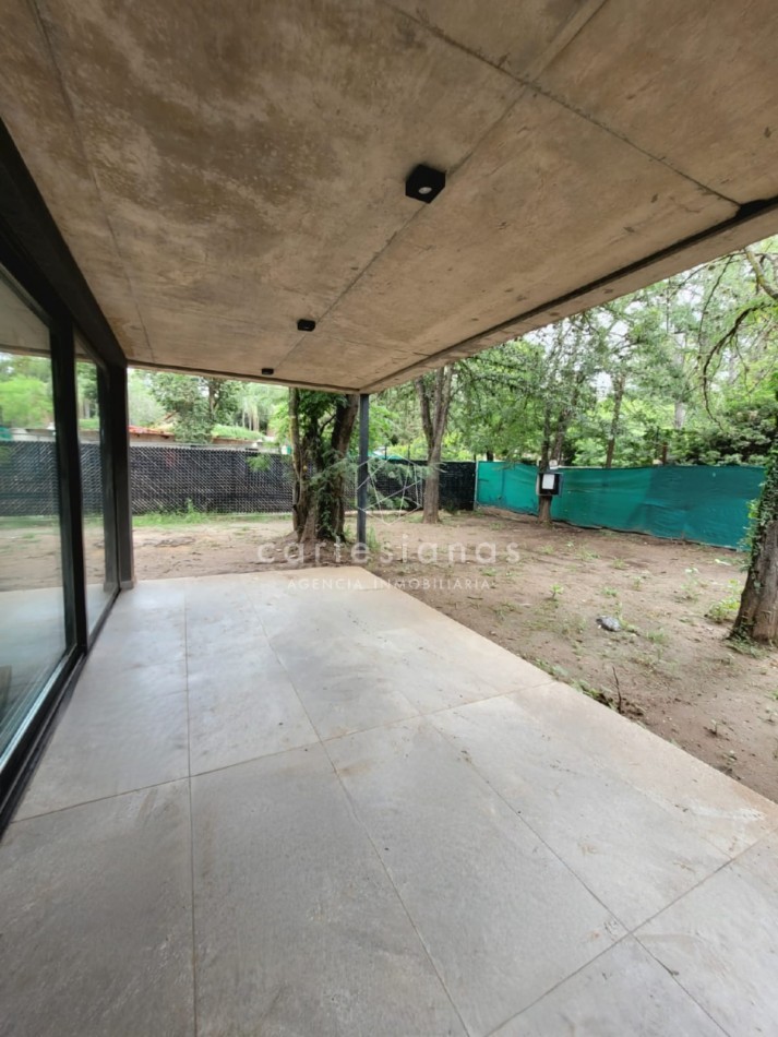 PREMIUM! HOUSING DUPLEX 3 DORMITORIOS. VILLA WARCALDE. POSESION JUNIO 2025