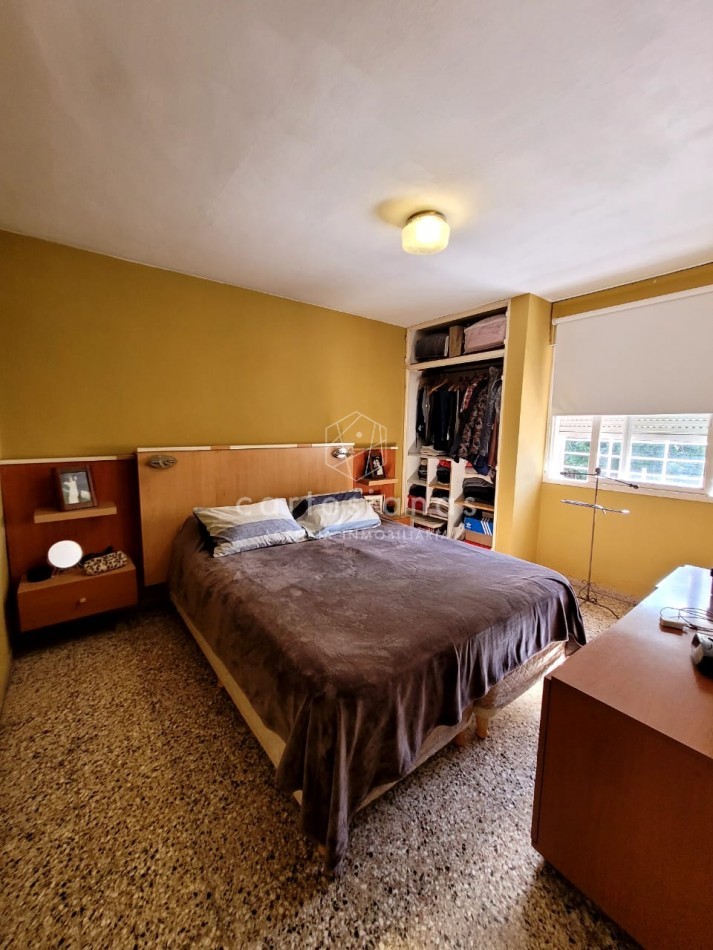 APTO CREDITO. IMPECABLE! DUPLEX DE 3 DORM. ZONA SUR.