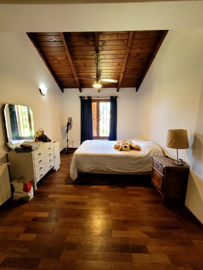 ARGUELLO. CASA 4 DORM + DEPENDENCIA DE SERVICIO