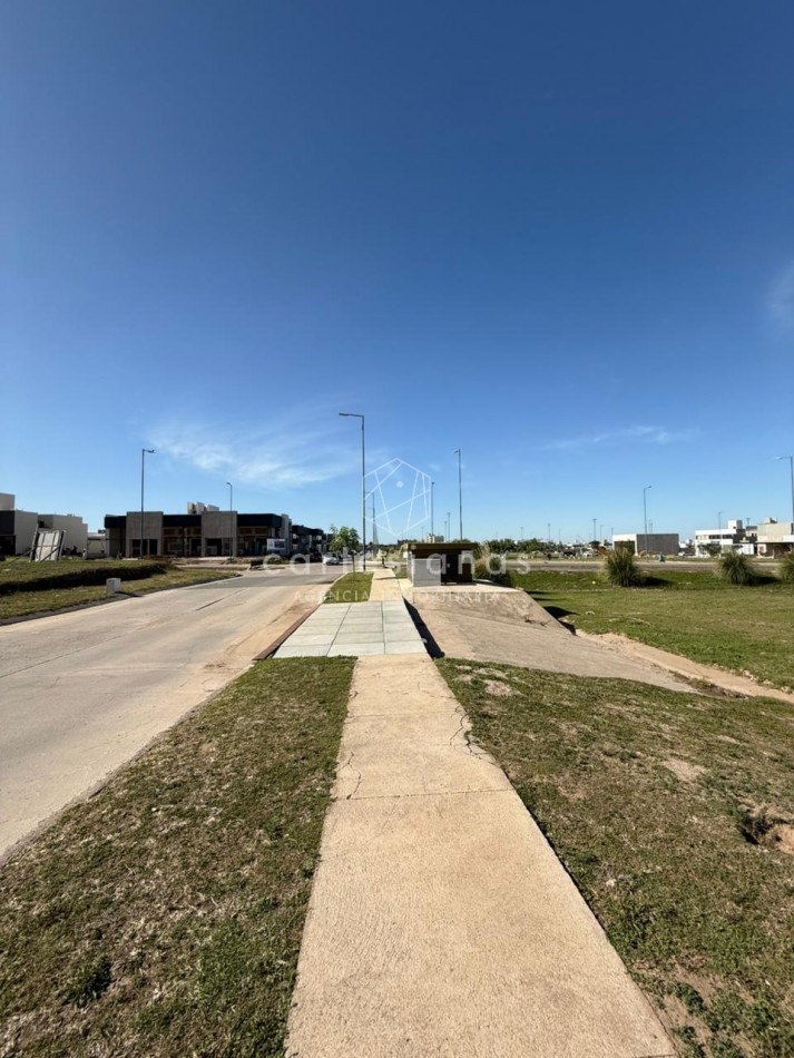 MACRO LOTE EN DOCTA | IDEAL PARA DESARROLLO DE TORRES Y LOCALES COMERCIALES