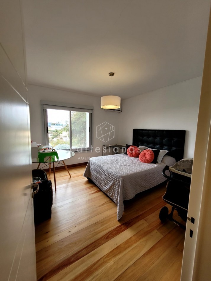 COUNTRY LA RUFINA CASA DE 4 DORM