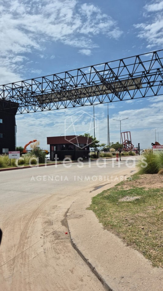 EN ALQUILER. NAVE DE 900 MTS2. PARQUE INDUSTRIAL POLO 52
