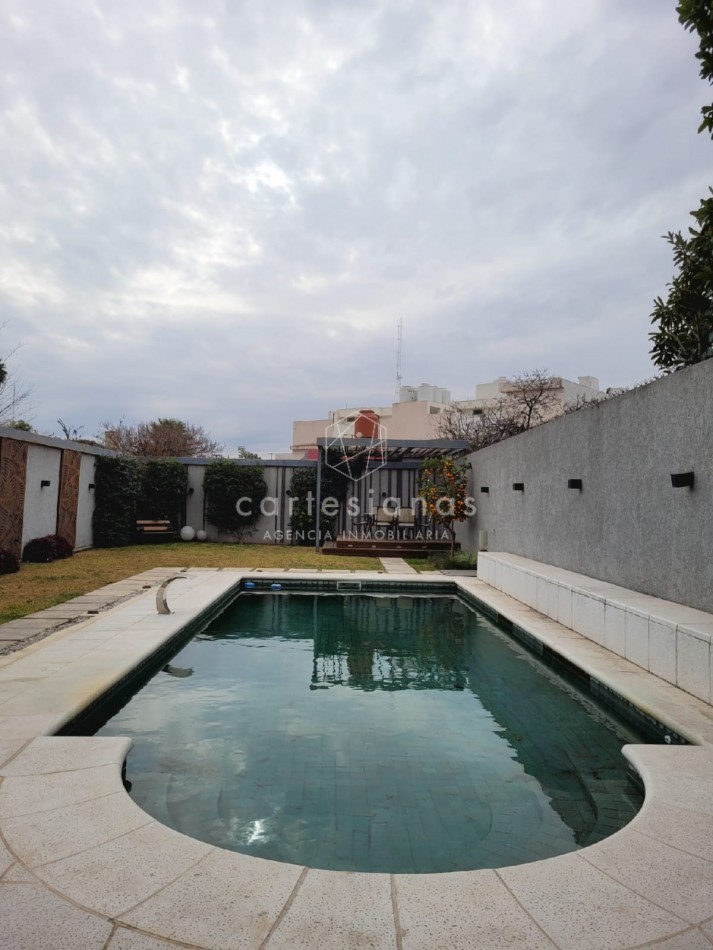 MAIPU 1° SECC HERMOSA CASA DE 4 DORM C/PILETA A POCAS CUADRAS DEL PARQUE SARMIENTO