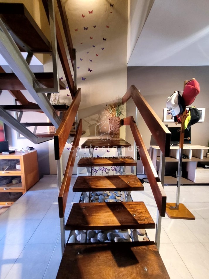 APTO CREDITO. IMPECABLE! DUPLEX DE 3 DORM. ZONA SUR.