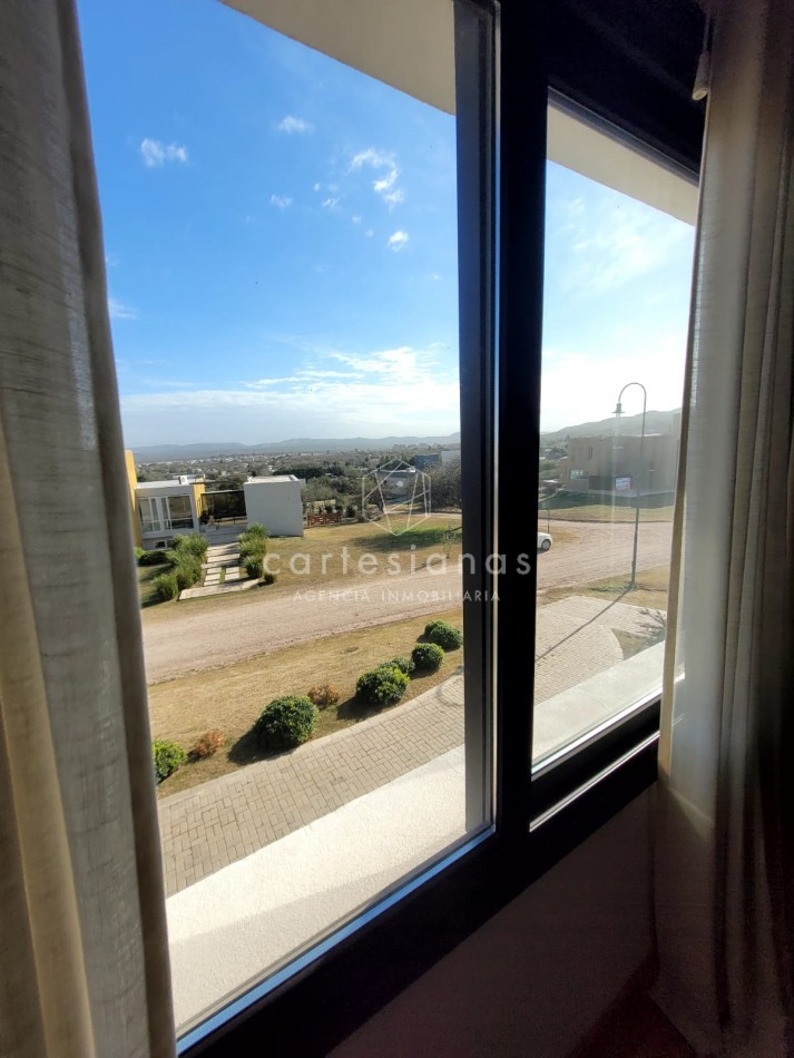 PREMIUM! CASA 4 DORM EN CAUSANA. 650 MTS CUB, 5000 MTS LOTE
