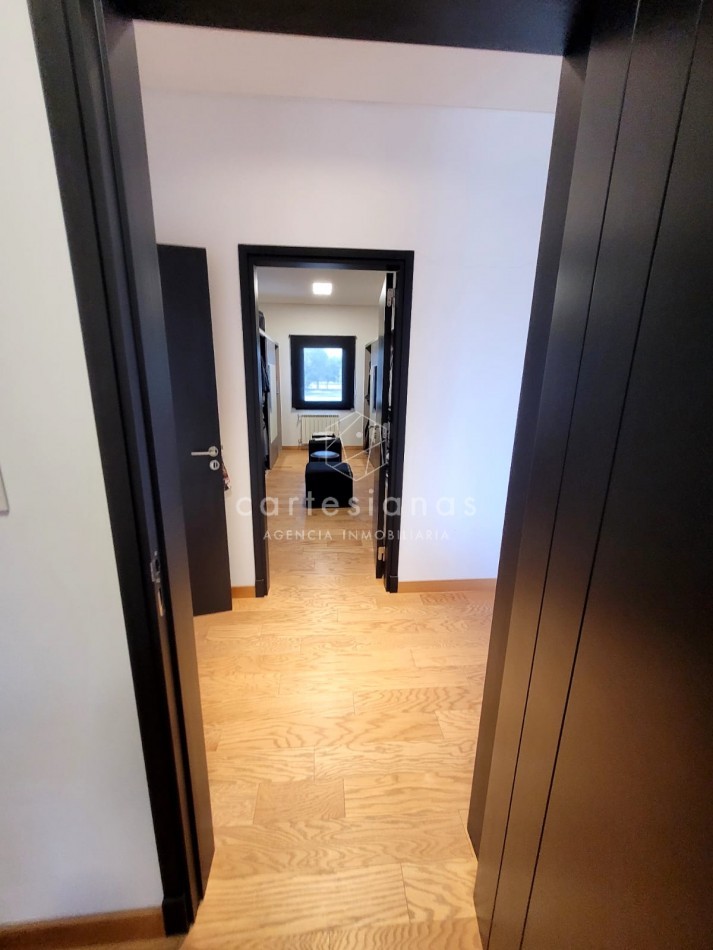 PREMIUM! CASA 4 DORM EN CAUSANA. 650 MTS CUB, 5000 MTS LOTE