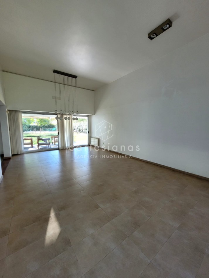 LA MORADA, V. ALLENDE. HERMOSA CASA DE 3 DORM + DEPENDENCIA. APTO CREDITO