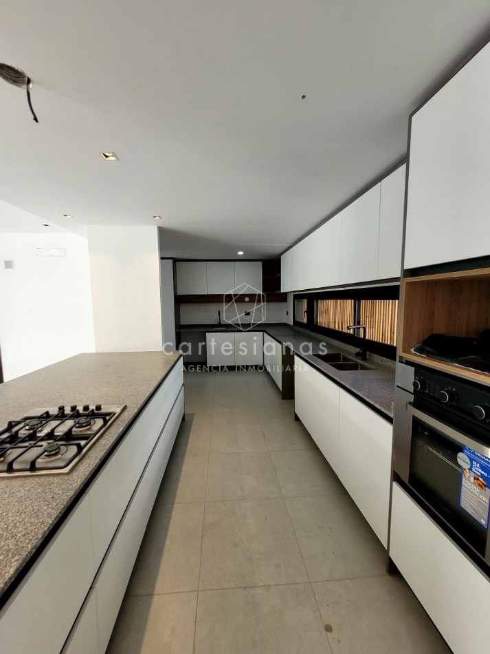 HOUSING EN LA CAROLINA CASA DE 3 DORM. CALIDAD PREMIUM