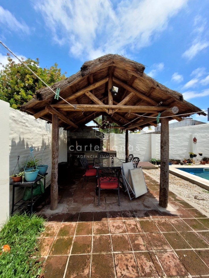 B°LOS OLMOS CASA 3 DORM C/PILETA. ESCRITURA