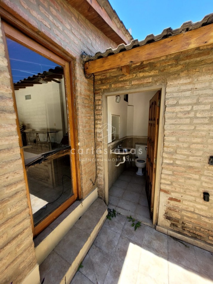 ARGUELLO. CASA 4 DORM + DEPENDENCIA DE SERVICIO