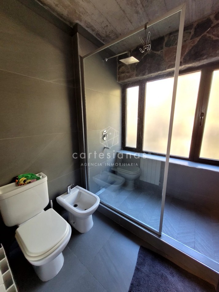 COUNTRY EL BOSQUE IMPECABLE! CASA DE 3 DORMITORIOS 650 MTS CUB.