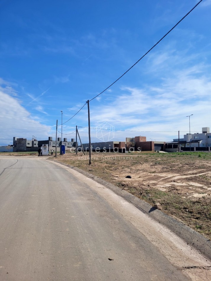 DOCTA AVENIDA LOTE DE 600 M2 APTO COMERCIO O HOUSING