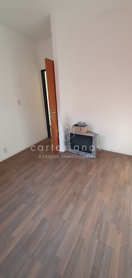 SE VENDEN 3 UNIDADES: DOS de 1 DORM y UNO de 2 DORM EN COMPLEJO B° BELLA VISTA