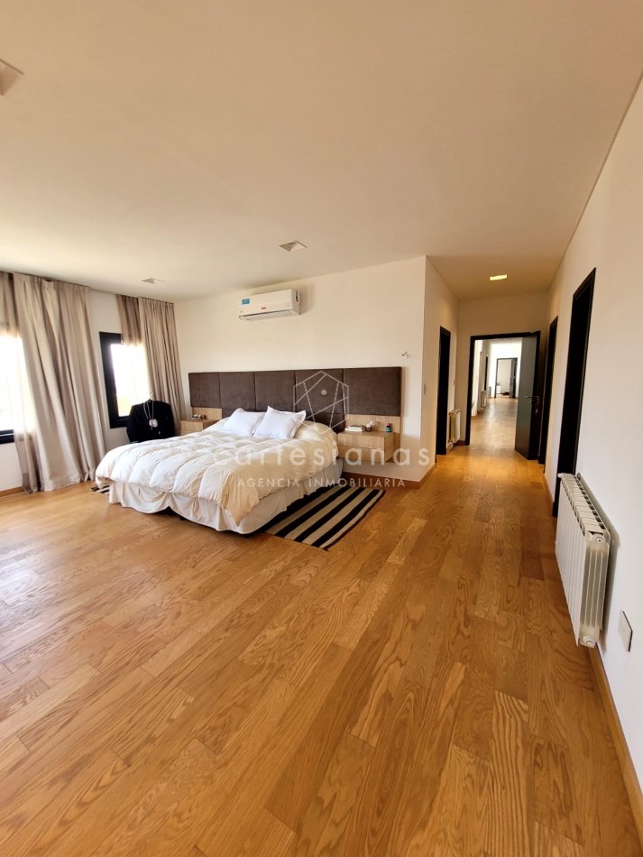 PREMIUM! CASA 4 DORM EN CAUSANA. 650 MTS CUB, 5000 MTS LOTE