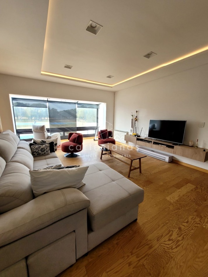 PREMIUM! CASA 4 DORM EN CAUSANA. 650 MTS CUB, 5000 MTS LOTE