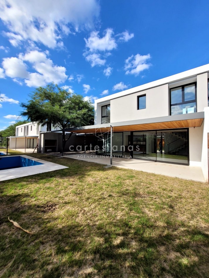 HOUSING EN LA CAROLINA CASA DE 3 DORM. CALIDAD PREMIUM