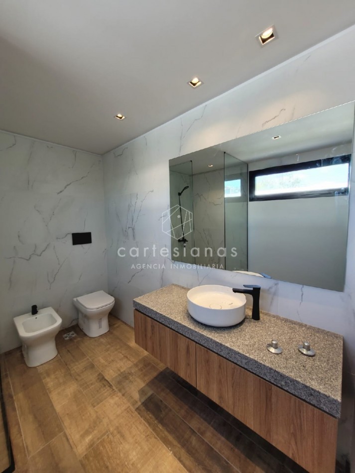 HOUSING EN LA CAROLINA CASA DE 3 DORM. CALIDAD PREMIUM