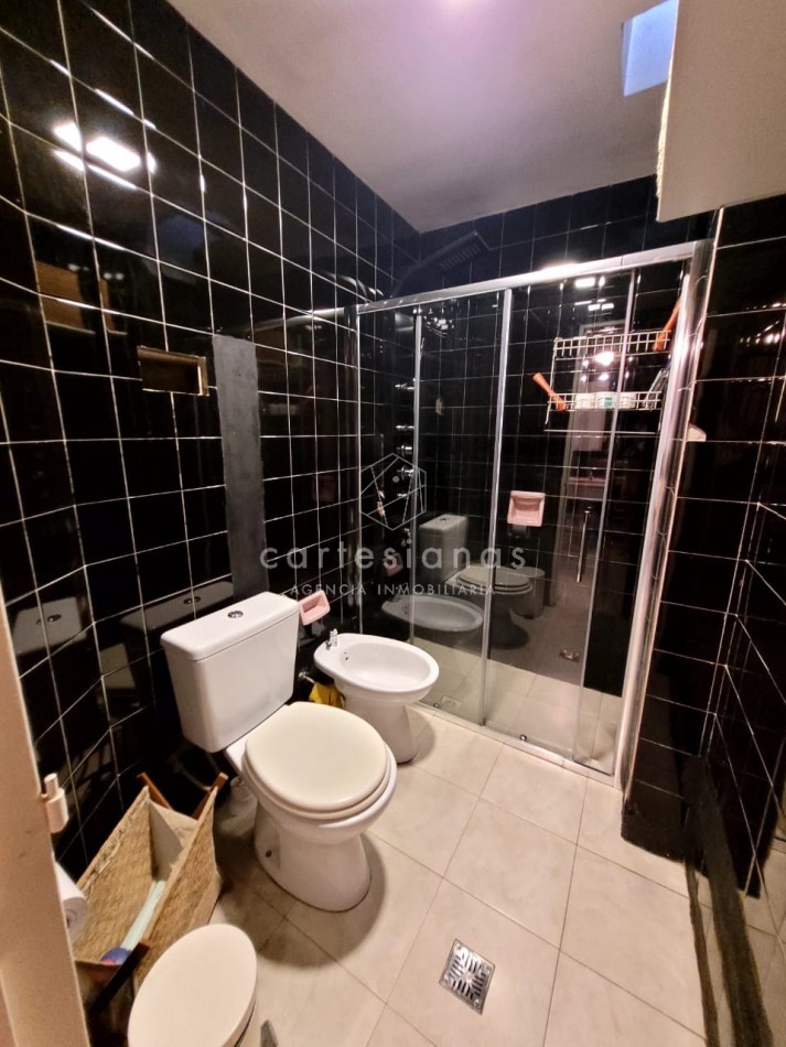 APTO CREDITO. IMPECABLE! DUPLEX DE 3 DORM. ZONA SUR.