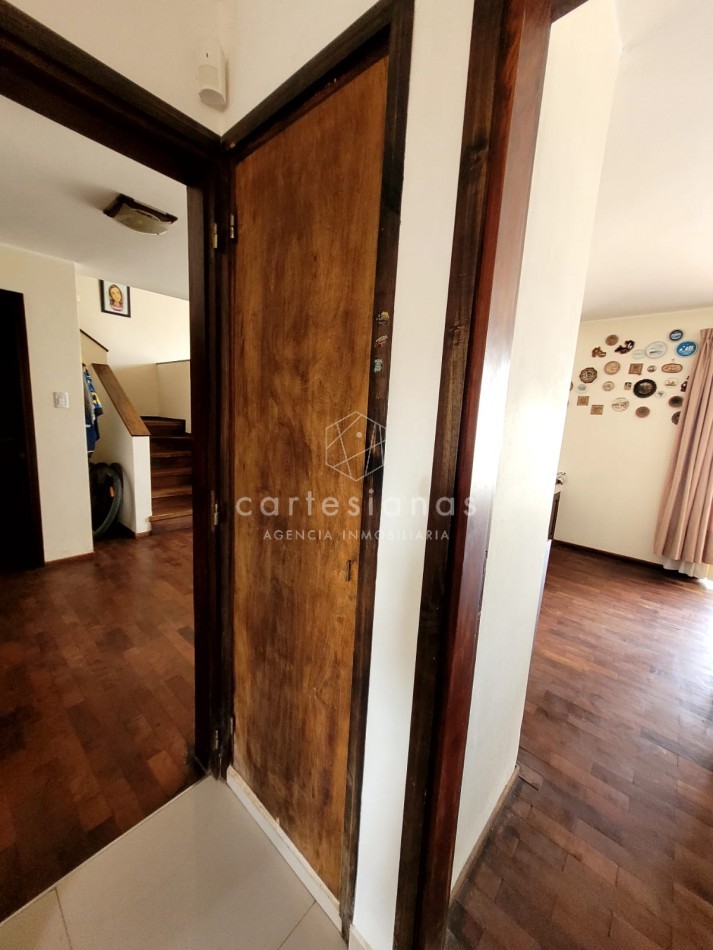 B°LOS OLMOS CASA 3 DORM C/PILETA. ESCRITURA