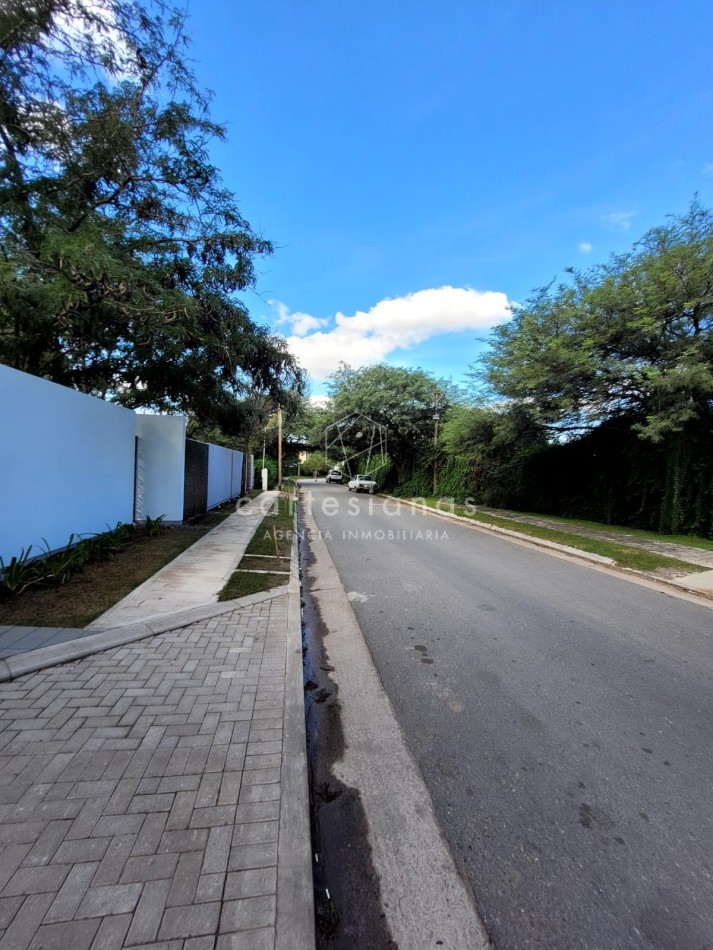 HOUSING EN LA CAROLINA CASA DE 3 DORM. CALIDAD PREMIUM