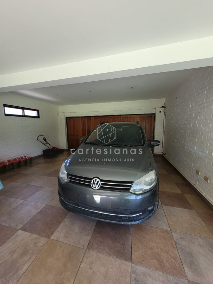 ARGUELLO. CASA 4 DORM + DEPENDENCIA DE SERVICIO