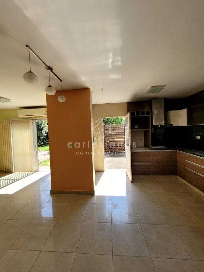 APTO CREDITO. VILLA CATALINA E-53 CASA DE 2 DORM