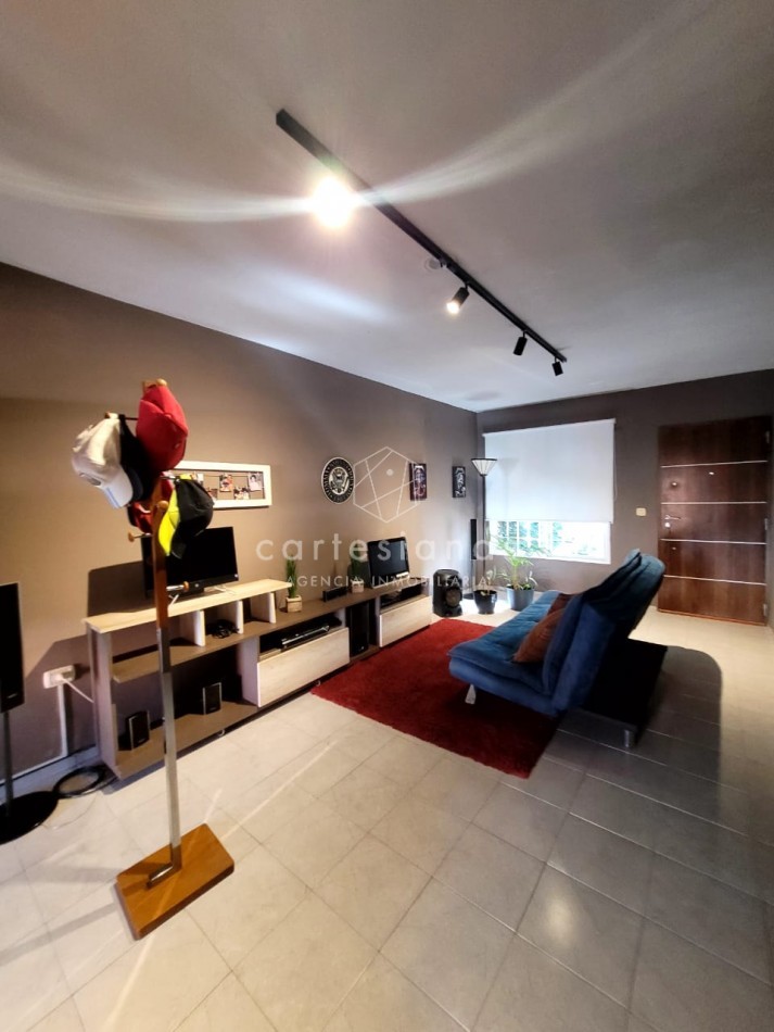 APTO CREDITO. IMPECABLE! DUPLEX DE 3 DORM. ZONA SUR.
