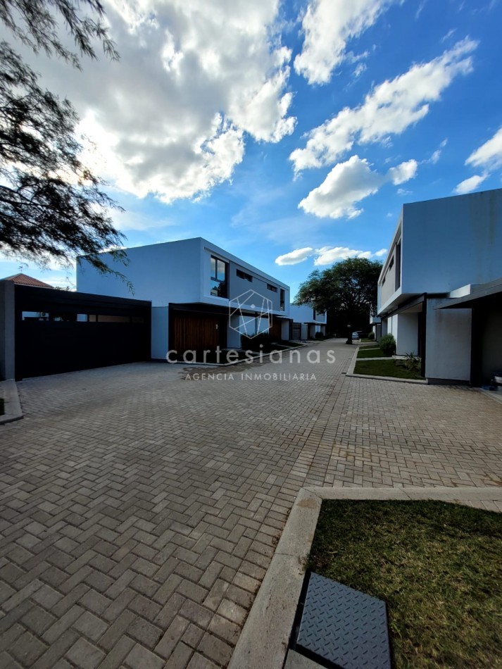 HOUSING EN LA CAROLINA CASA DE 3 DORM. CALIDAD PREMIUM