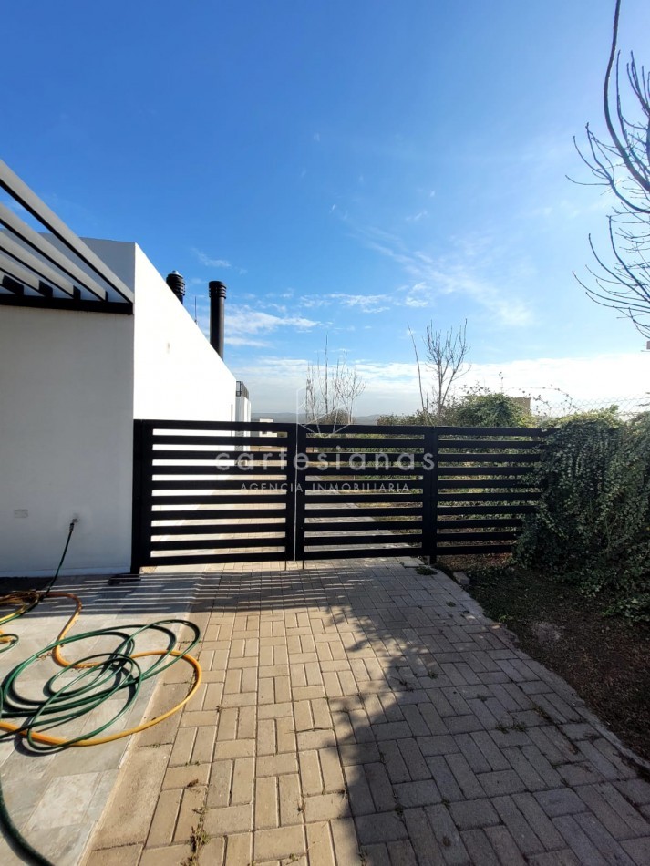 PREMIUM! CASA 4 DORM EN CAUSANA. 650 MTS CUB, 5000 MTS LOTE